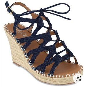 Sugar ‘hunnies’ black wedge sandal size 7.5